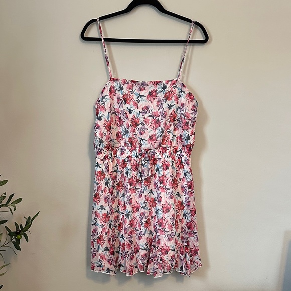 Trixxi Dresses & Skirts - Trixxi Pink and White Floral Mini Dress